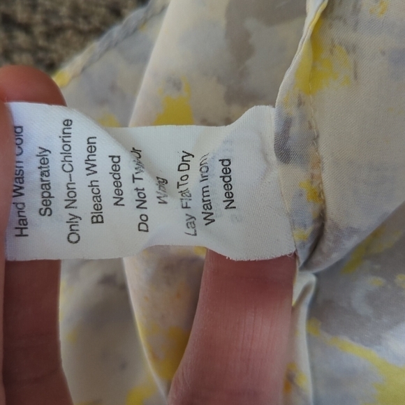 CAbi 100% Silk Sleeveless Blouse Top Buttons at Back - Picture 11 of 11